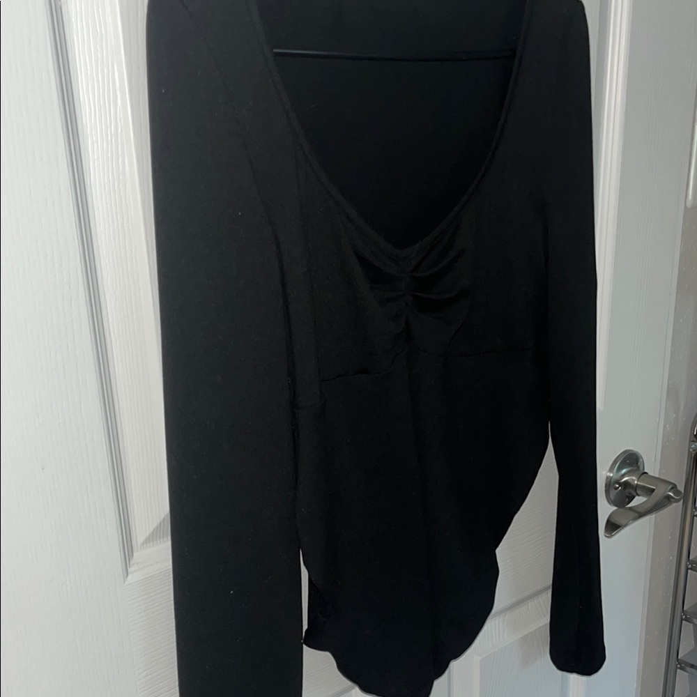 SHEIN Black Hi-low Long Sleeve Crop Top - Picture 6 of 8